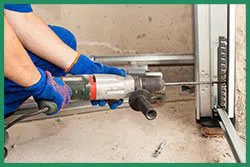 Quality Garage Door Service Hitchcock, TX 409-433-9262 - installation-sid-gr-22m